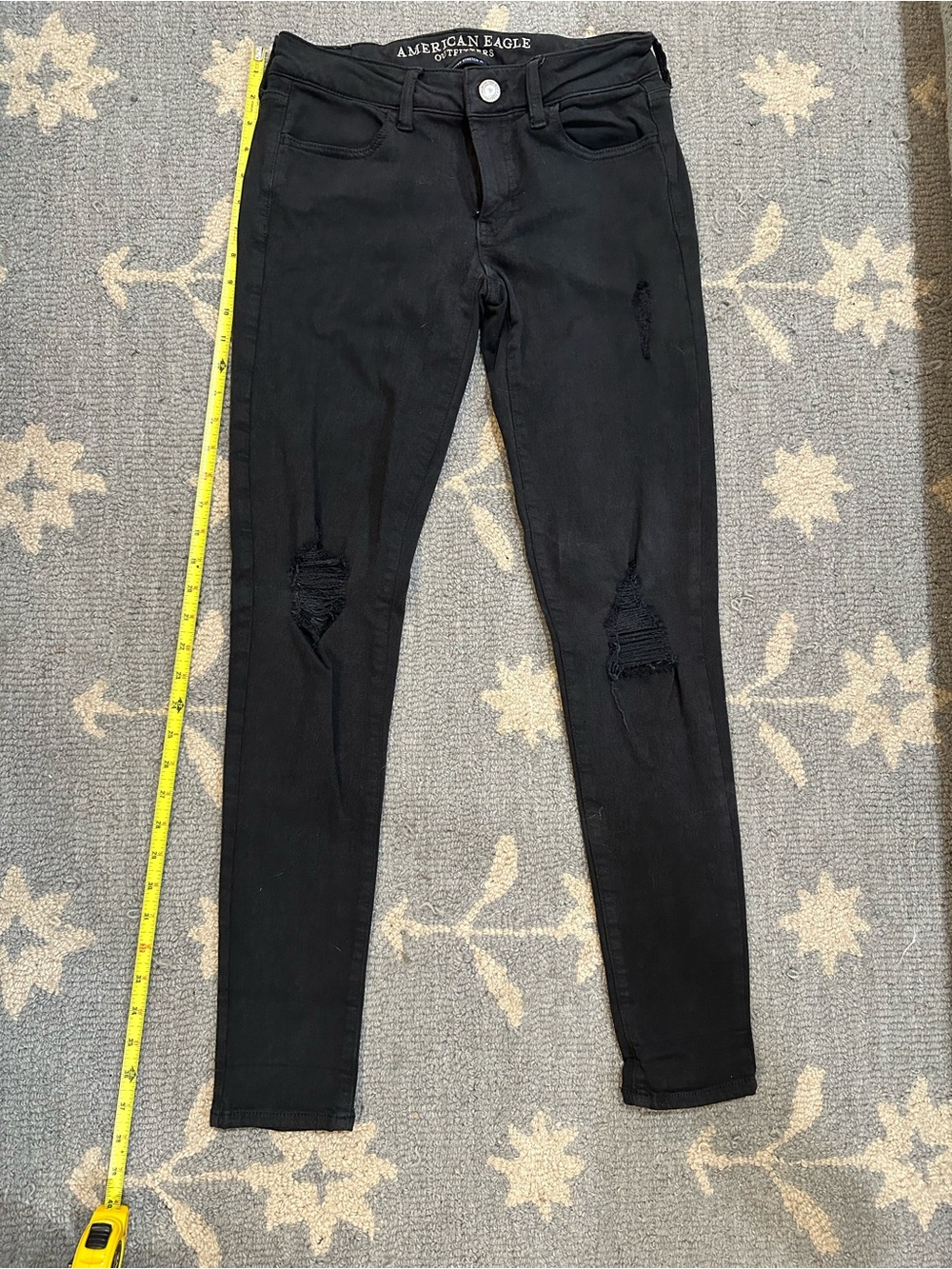 American Eagle Women’s Ripped Black Jeans - Picture 7 of 8